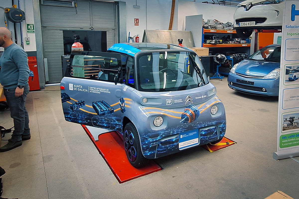 Collaboration between Spectronik and H2m advances hydrogen mobility education across Spain
